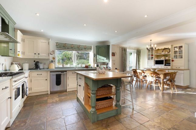 Country house for sale in Church Road, Cookham