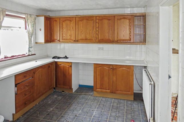 45, Taylor Lane, Manchester photo 2