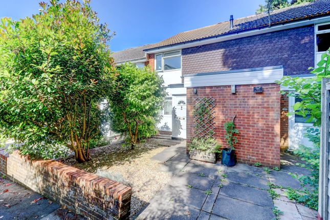 Thumbnail Maisonette for sale in Clearbrook Close, High Wycombe, Buckinghamshire