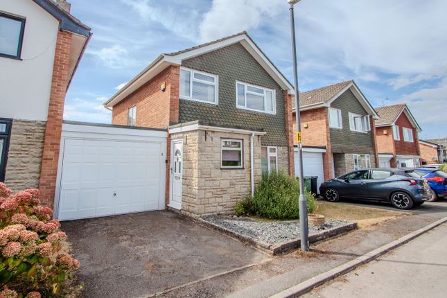 3-bed detached on 8, Derwent Court, Thornbury, £385,000