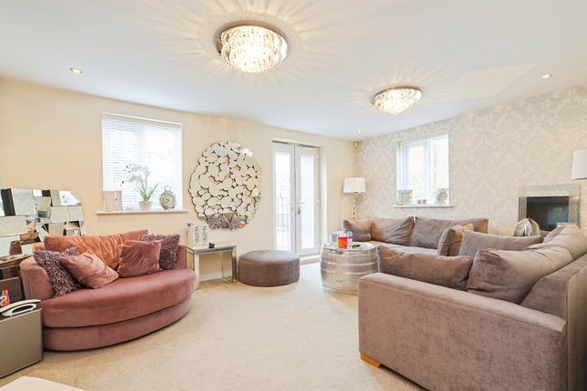 17, Halliday Court, BRADFORD photo 2
