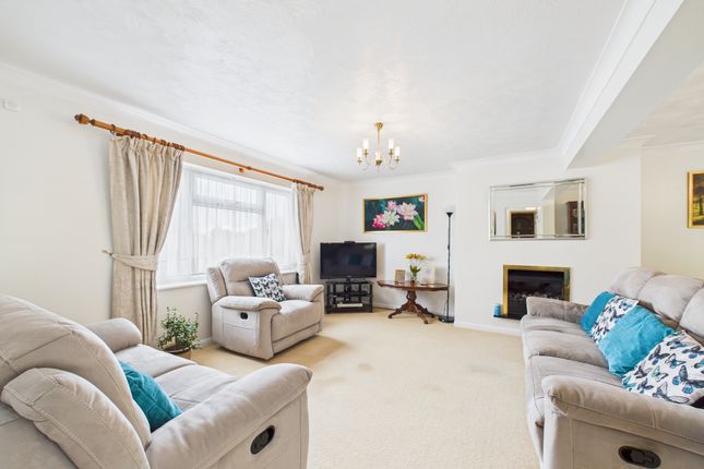 39 Amersham Hill Drive, High Wycombe photo 4