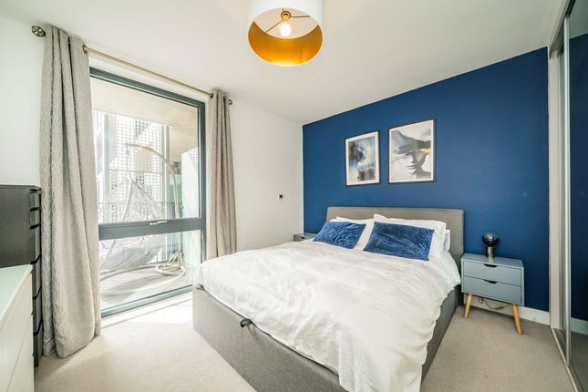 Flat 16 Wheatstone House, 650-654, Chiswick High Road, London photo 4