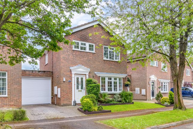 Link-detached house for sale in The Shaws, Welwyn Garden City