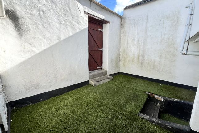 Flat 2, 7, Newport Terrace, Devon photo 3