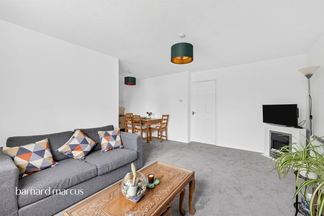 Flat 15, Jasper House, Percy Gardens, Worcester Park photo 4