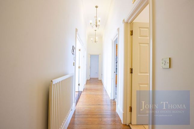 5, Wentworth House, Hampstead Avenue, Repton Park photo 2