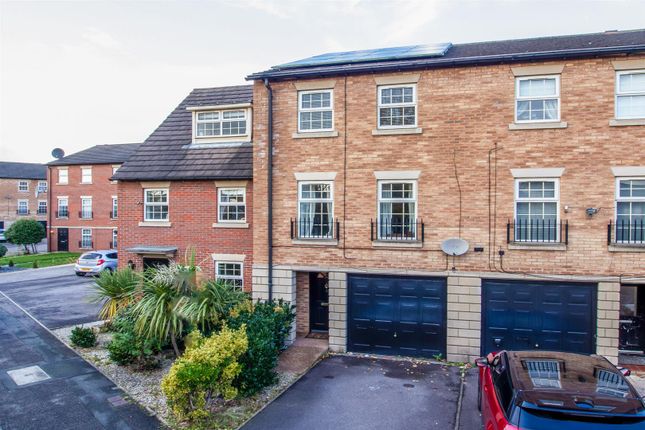 Town house for sale in The Rowick, Wakefield