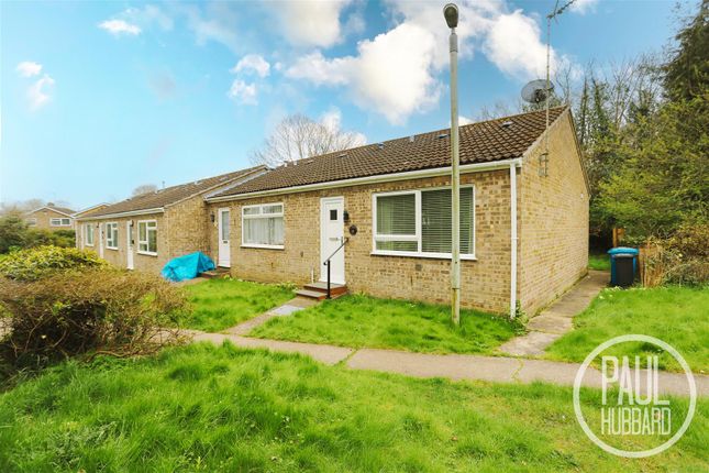 1-bed house on 19 Dell Court, Dell Road, Lowestoft, £120,000