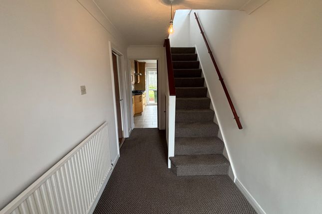 44, Exeter photo 4