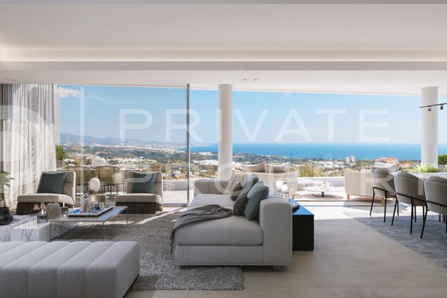 Apartment for sale in La Quinta, Benahavis, Malaga
