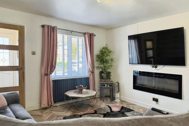 31, Ffordd Dewi, Swansea photo 4