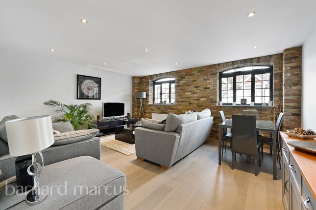 Maisonette for sale in Woodcote Side, Epsom