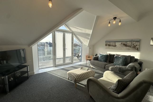 Flat 9 Islay Court 21-22,, Victoria Street, Pembrokeshire photo 4