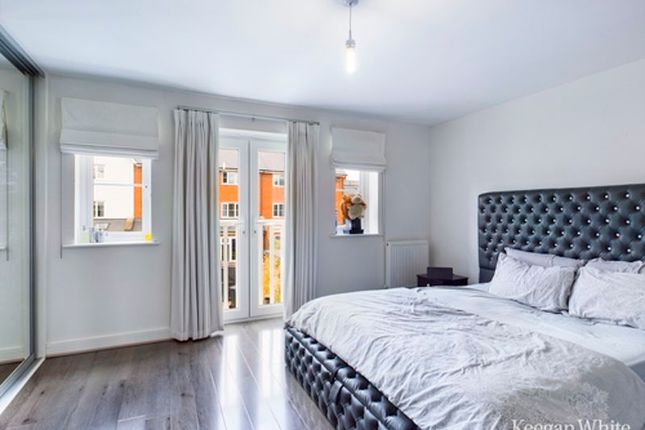 12, Venics Way, High Wycombe photo 5