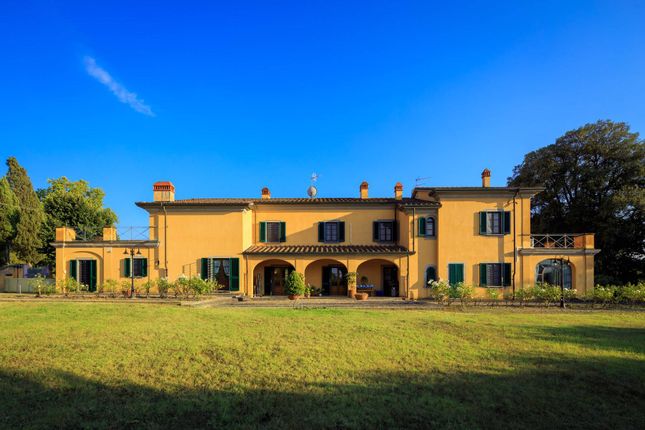 Thumbnail Villa for sale in Via Trieste, Bientina, Toscana