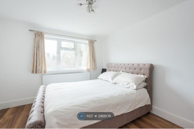 Mead Place, Berry Lane, Rickmansworth photo 4