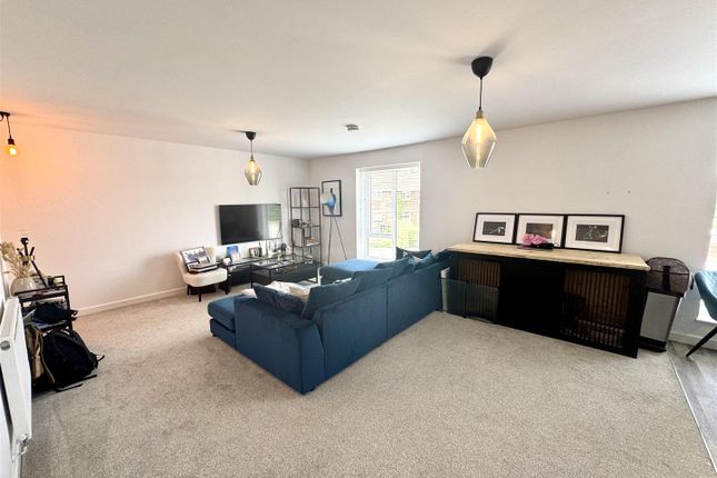 9, The Beeches, Chepstow photo 2