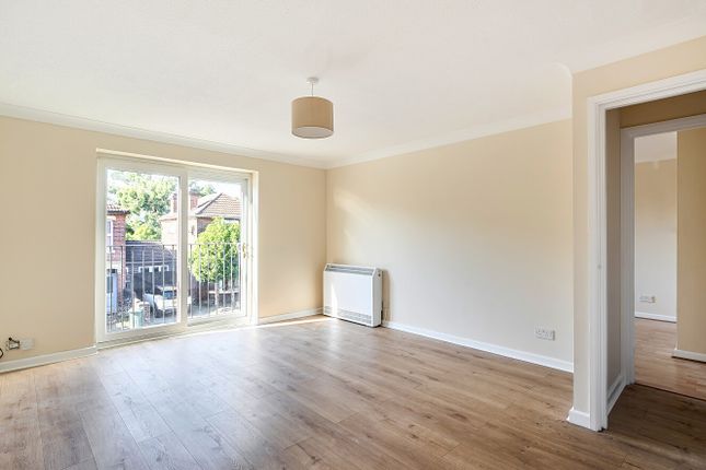 Flat 8, Windsor Court, 82, Bullar Road, Hampshire photo 3