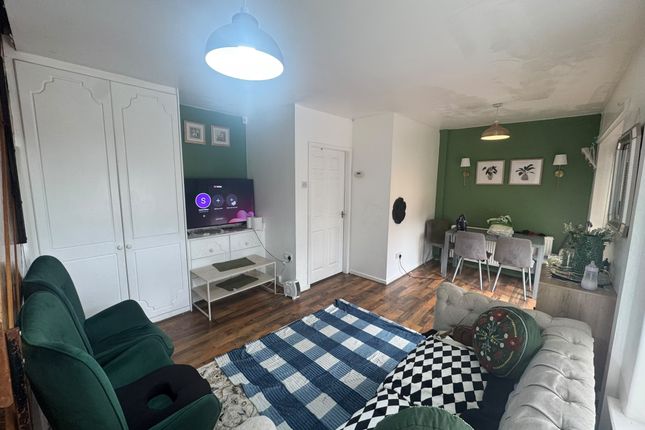 Thetford Drive, Manchester photo 2