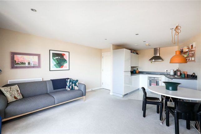 Durnsford Road, London photo 3