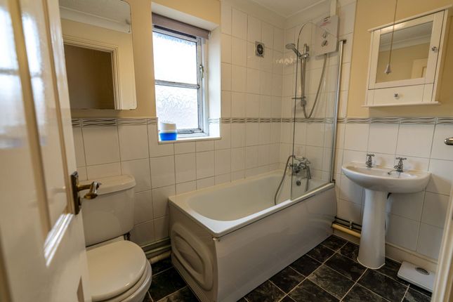 Flat 7, Rosemary Court, Rochester photo 4