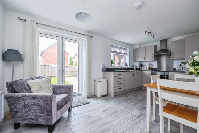 2, Hadley Close, Nottingham photo 3
