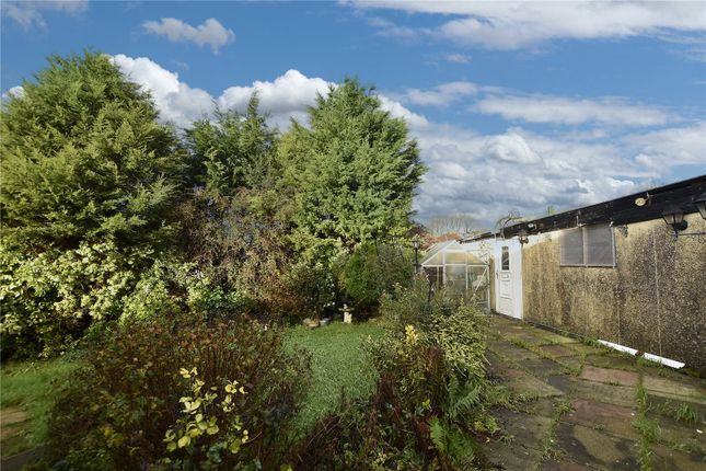 6, Devon Close, Shaw photo 2
