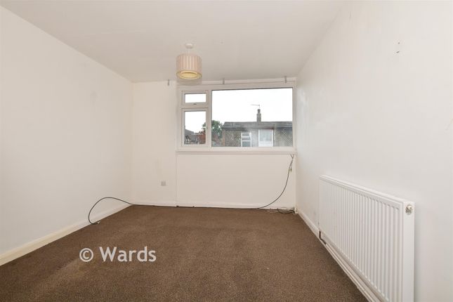23, Alfred Close, Canterbury photo 3