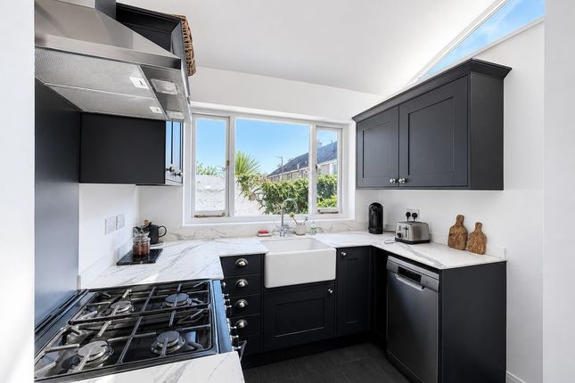 3 The Crescent, Alexandra Road, St. Ives photo 2