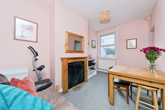 13, Gladys Grove, Conwy photo 3