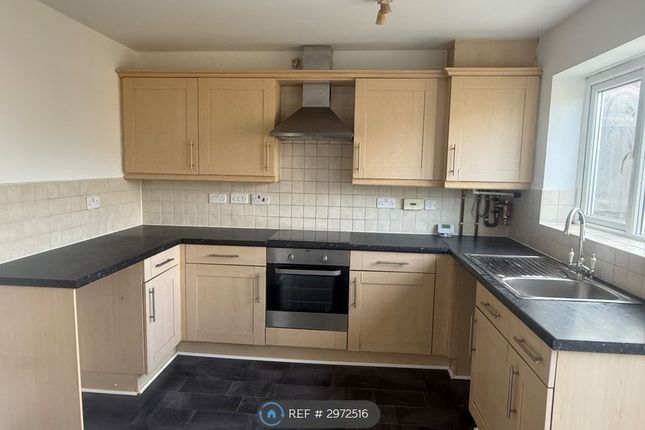Springvale Close, Kirkby, Liverpool photo 3