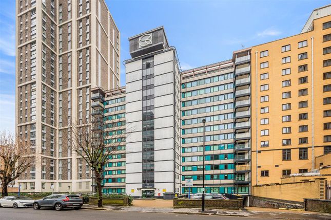 Flat to rent in The Quarters, Wellesley Road, Croydon
