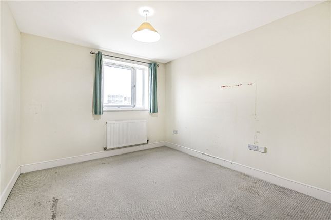 92, Sundeala Close, Surrey photo 4