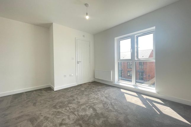 19, Quarry Drive, Leeds photo 4