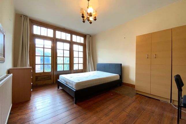 62 Park View, London photo 2