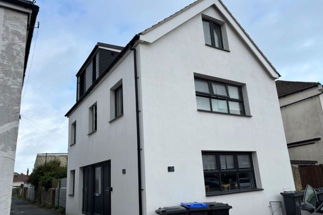 6-bed house on 2A Newland Street,, Worthing, £395,000