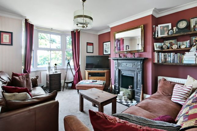 2 Gladstone Villas, Turners Hill Road, Crawley Down photo 2