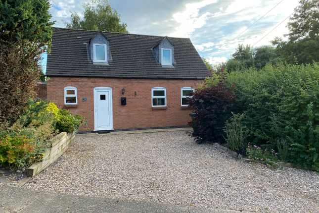 Thumbnail Mews house to rent in Blackbird Cottage, 16A Brook Street, Hartshorne, Swadlincote, Derbyshire