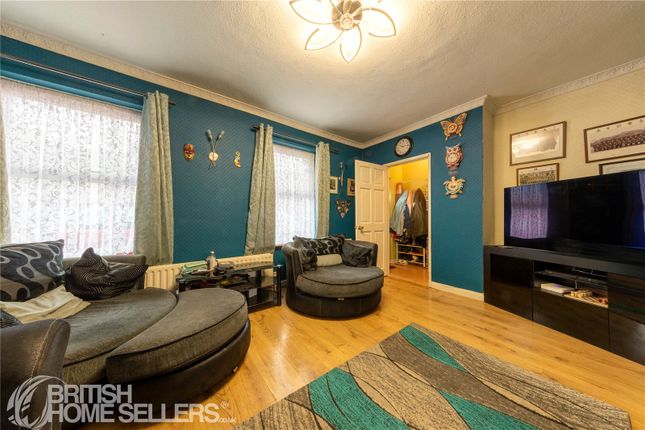 29, Romborough Way, London photo 4
