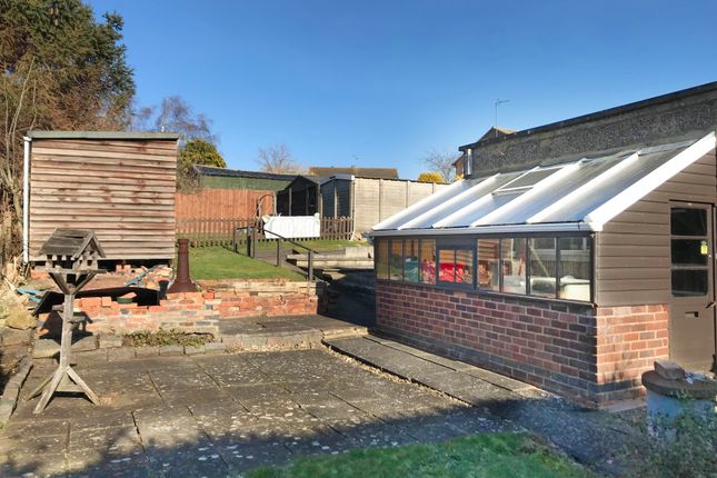 Detached bungalow for sale in Spencer Parade, Stanwick, Northamptonshire