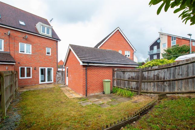 9, Corfe Meadows, Milton Keynes photo 5