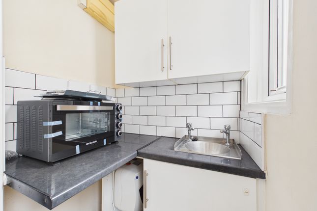 Studio Flat, 120, Portland Road, Hove photo 4