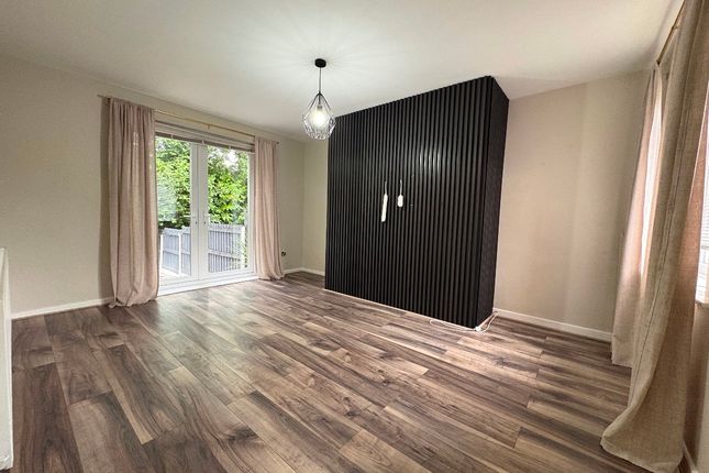 21 Whitehead Road, Manchester photo 2