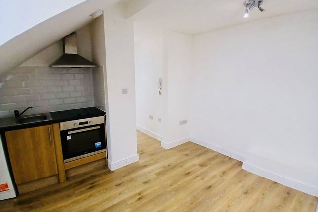 Flat 6, 1 Balaam Street, LONDON photo 5