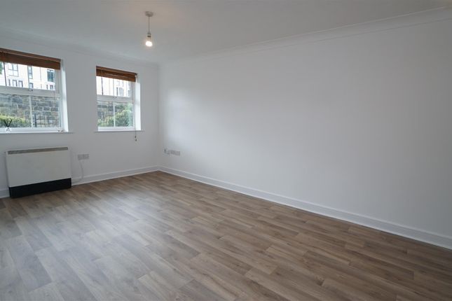 1021B, Harrogate Road, Bradford photo 2