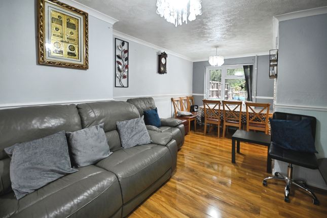 70, Lilac Road, Peterborough photo 2