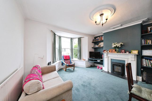 31, Withens Avenue, Sheffield photo 2