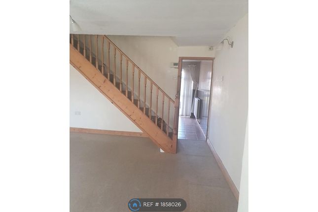 Wedgewood Crescent, Ketley, Telford photo 3