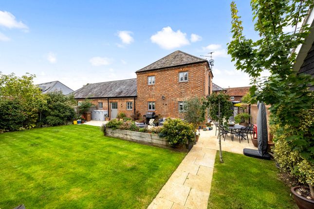 5 Seymour Mews Malthouse Lane, Horley photo 2